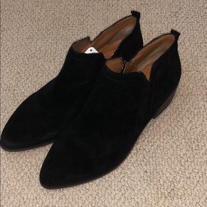 Franco Sarto Paivley brand new Black Suede Booty